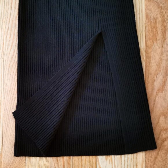 NWT Abercrombie Sweater Dress Black Ribbed Knit Midi V Neck Bodycon Midi XXSP - Picture 2 of 7